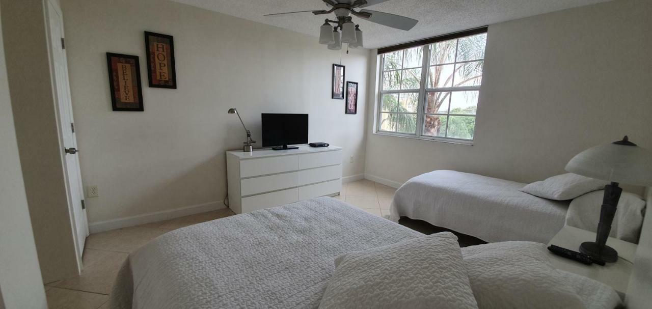 Appartement Yacht Club Aventura 2Br + 2Ba à Miami Extérieur photo